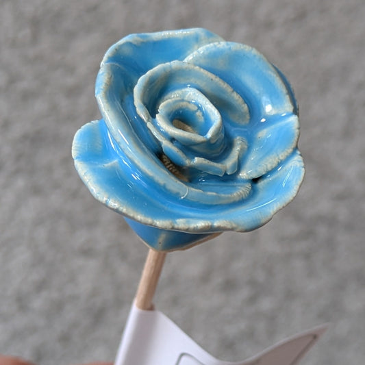 Fleur Brûlée - Rose - Baby blau - die einzigartige Keramikblume am Stil